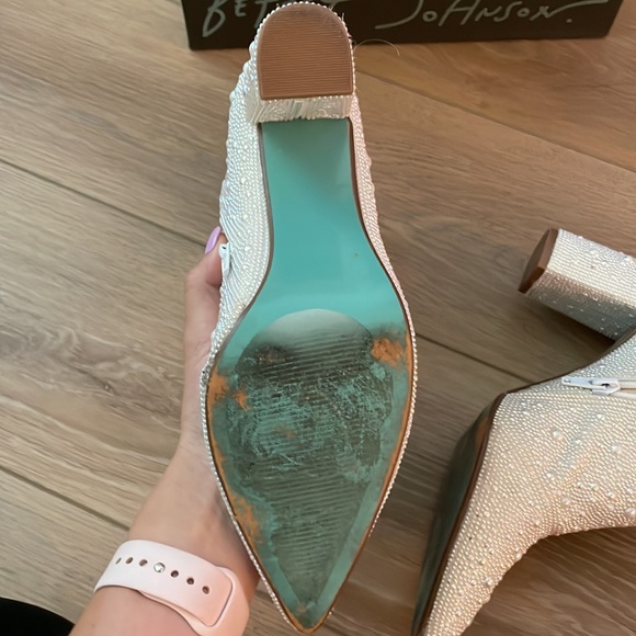 Betsey Johnson Cady Ivory Booties - Picture 3 of 16